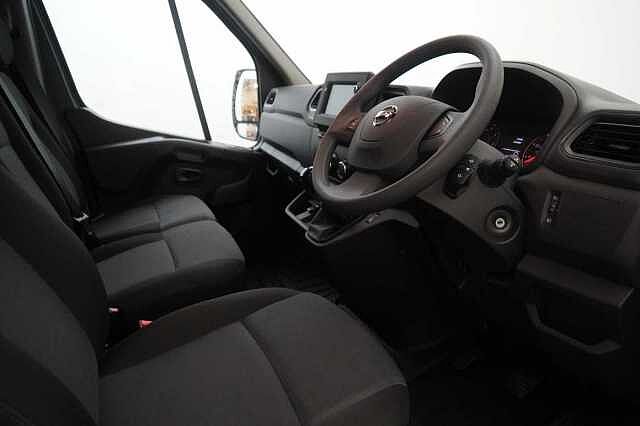 Nissan Interstar 2.3 dCi 135 Tekna L3 H2 3.5T Panel Van