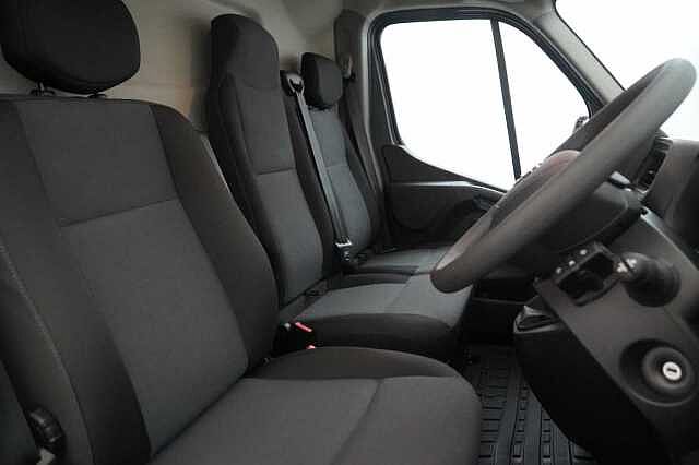 Nissan Interstar 2.3 dCi 135 Tekna L3 H2 3.5T Panel Van