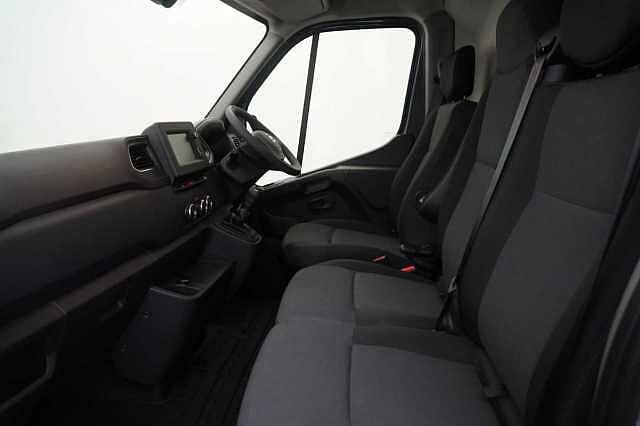 Nissan Interstar 2.3 dCi 135 Tekna L3 H2 3.5T Panel Van