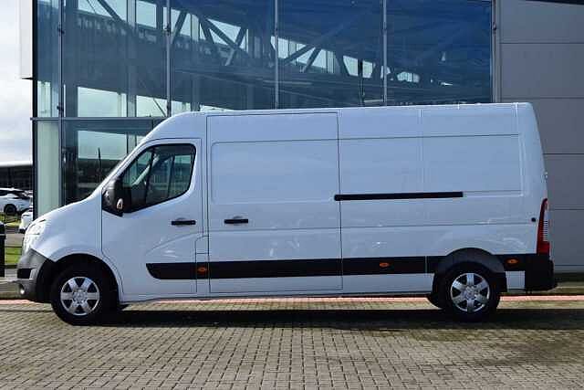 Nissan Interstar 2.3 dCi 135 Tekna L3 H2 3.5T Panel Van