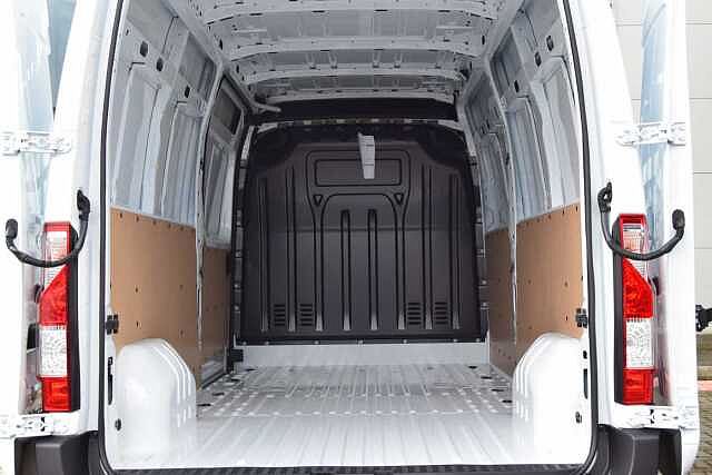 Nissan Interstar 2.3 dCi 135 Tekna L3 H2 3.5T Panel Van