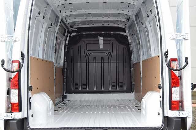 Nissan Interstar 2.3 dCi 135 Tekna L3 H2 3.5T Panel Van