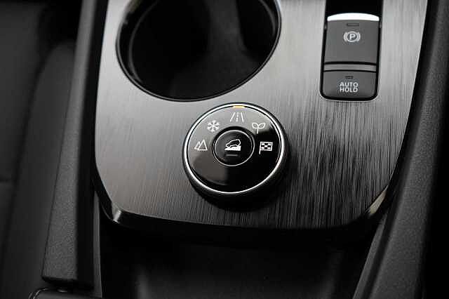 Nissan X-Trail 1.5 213 e-Power e-4ORCE N-Trek Auto with 7 Seats + Nav and 360 View Cameras