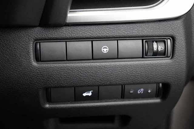 Nissan X-Trail 1.5 213 e-Power e-4ORCE N-Trek Auto with 7 Seats + Nav and 360 View Cameras