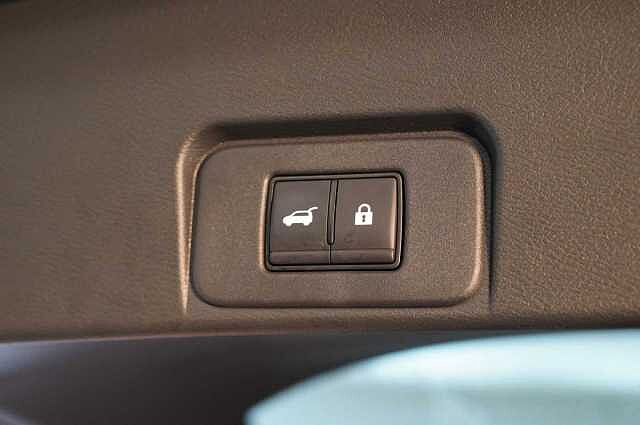 Nissan X-Trail 1.5 213 e-Power e-4ORCE N-Trek Auto with 7 Seats + Nav and 360 View Cameras
