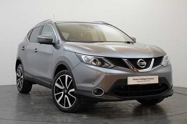 Nissan Qashqai 1.5 dCi 110 Tekna with Glass Roof and Leather Interior