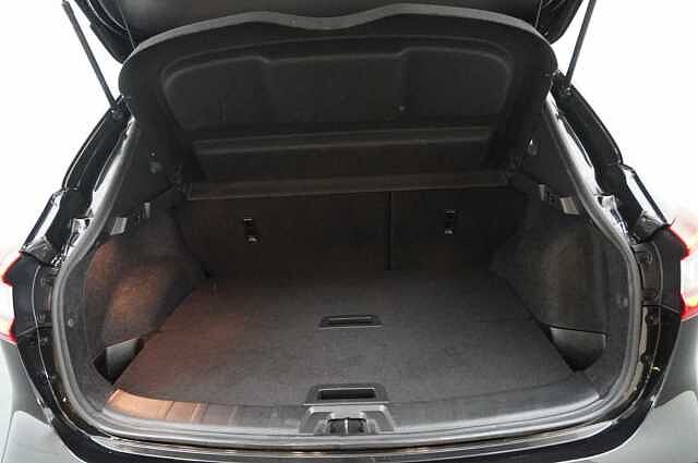 Nissan Qashqai 1.6 dCi 130 2WD Tekna X-Tronic Auto with Glass Roof and BOSE Premium Audio