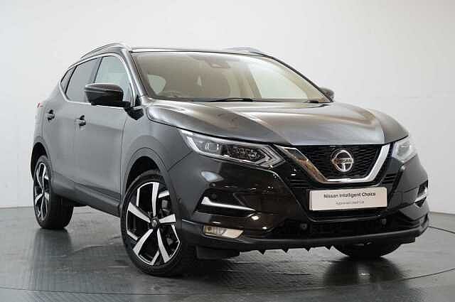 Nissan Qashqai 1.6 dCi 130 2WD Tekna X-Tronic Auto with Glass Roof and BOSE Premium Audio