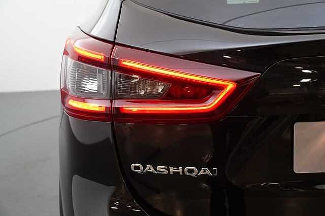 Nissan Qashqai 1.6 dCi 130 2WD Tekna X-Tronic Auto with Glass Roof and BOSE Premium Audio