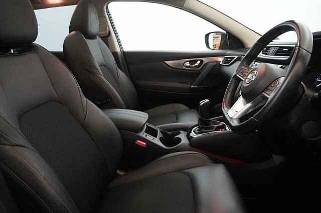 Nissan Qashqai 1.6 dCi 130 2WD Tekna X-Tronic Auto with Glass Roof and BOSE Premium Audio