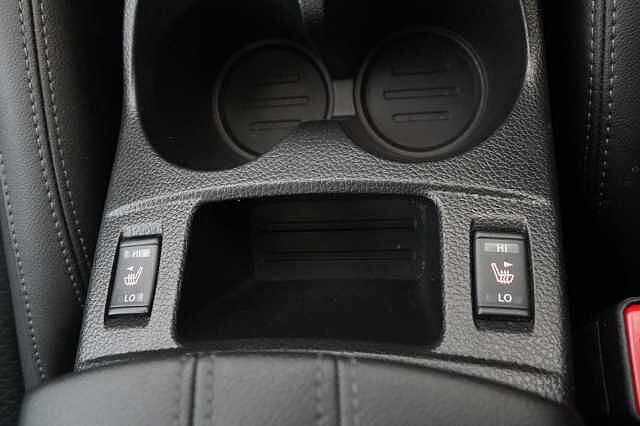 Nissan Qashqai 1.6 dCi 130 2WD Tekna X-Tronic Auto with Glass Roof and BOSE Premium Audio