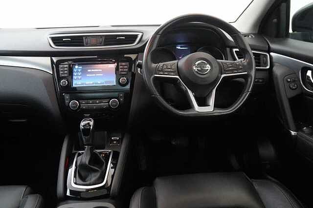 Nissan Qashqai 1.6 dCi 130 2WD Tekna X-Tronic Auto with Glass Roof and BOSE Premium Audio