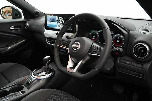 Nissan Juke 1.6 143 HEV Hybrid N-Connecta Auto with Sat Nav and Rear View Camera