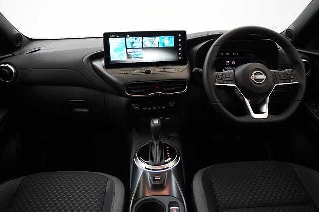 Nissan Juke 1.6 143 HEV Hybrid N-Connecta Auto with Sat Nav and Rear View Camera