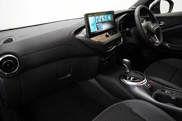 Nissan Juke 1.6 143 HEV Hybrid N-Connecta Auto with Sat Nav and Rear View Camera