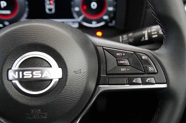 Nissan Juke 1.6 143 HEV Hybrid N-Connecta Auto with Sat Nav and Rear View Camera
