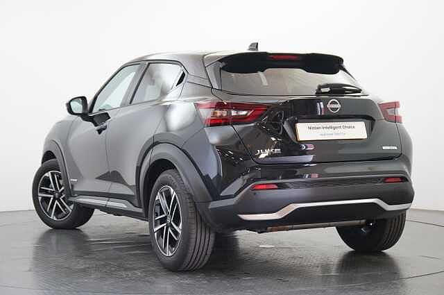 Nissan Juke 1.6 143 HEV Hybrid N-Connecta Auto with Sat Nav and Rear View Camera