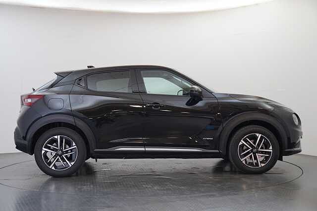 Nissan Juke 1.6 143 HEV Hybrid N-Connecta Auto with Sat Nav and Rear View Camera