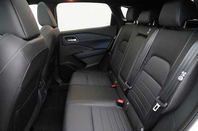 Nissan Qashqai 1.3 DIG-T MH 140 Tekna with Drive Assist Technology and Glass Roof