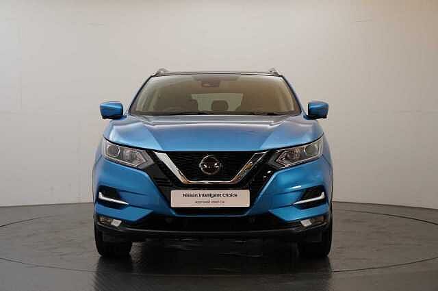 Nissan Qashqai 1.3 DIG-T 140 N-Connecta with Glass Roof + Sat Nav and 360 View Cameras