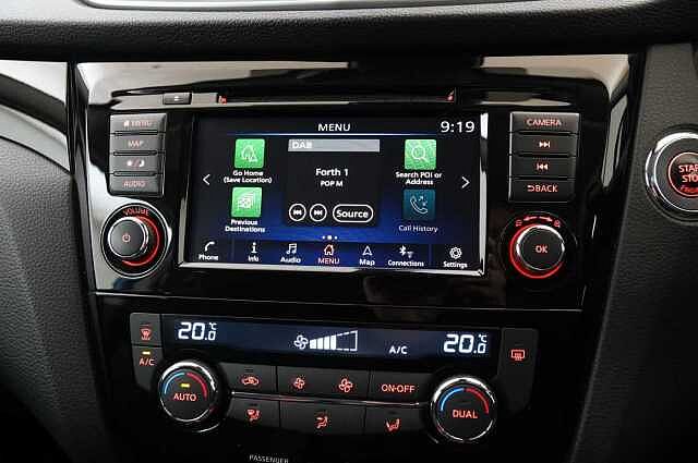 Nissan Qashqai 1.3 DIG-T 140 N-Connecta with Glass Roof + Sat Nav and 360 View Cameras