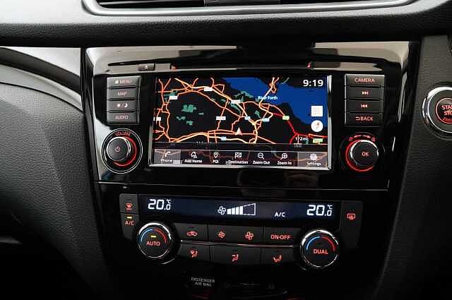 Nissan Qashqai 1.3 DIG-T 140 N-Connecta with Glass Roof + Sat Nav and 360 View Cameras