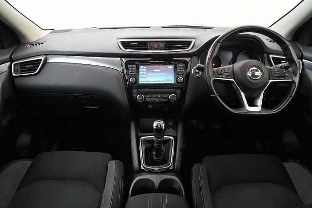 Nissan Qashqai 1.3 DIG-T 140 N-Connecta with Glass Roof + Sat Nav and 360 View Cameras