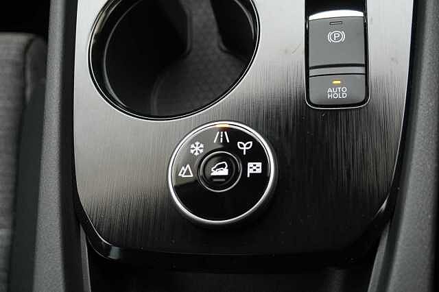 Nissan X-Trail 1.5 e-Power e-4ORCE 213 N-Connecta Auto with 7 Seats and Nav + 360 Cameras