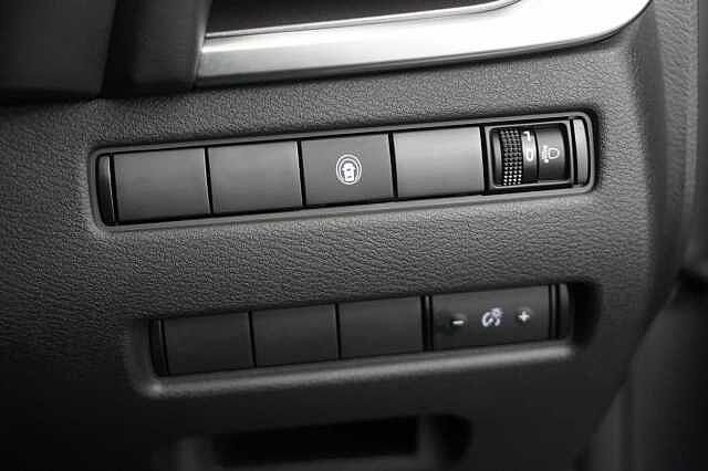Nissan X-Trail 1.5 e-Power e-4ORCE 213 N-Connecta Auto with 7 Seats and Nav + 360 Cameras