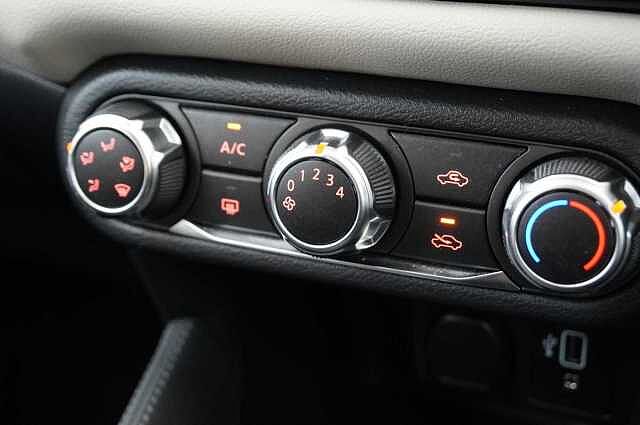 Nissan Micra 1.0 IG-T 92 Acenta X-Tronic Auto with Air Con &amp; Apple / Android Integration