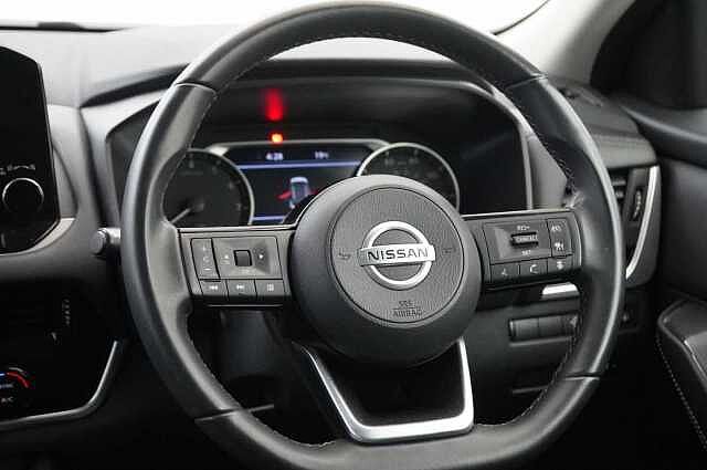Nissan Qashqai 1.3 DIG-T MH 140 N-Connecta with Sat Nav and 360 View Cameras