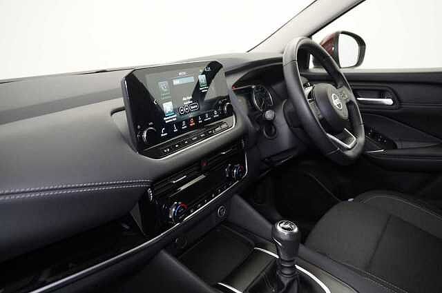 Nissan Qashqai 1.3 DIG-T MH 140 N-Connecta with Sat Nav and 360 View Cameras