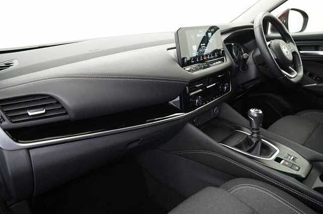 Nissan Qashqai 1.3 DIG-T MH 140 N-Connecta with Sat Nav and 360 View Cameras