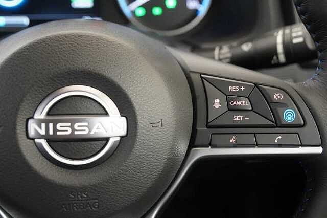 Nissan LEAF 39KW Tekna Auto with BOSE Audio and Pro Pilot Technology