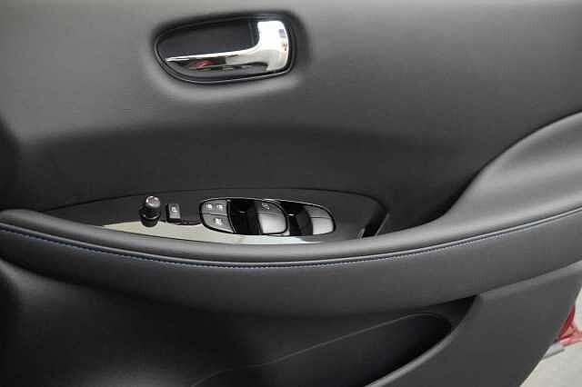 Nissan LEAF 39KW Tekna Auto with BOSE Audio and Pro Pilot Technology