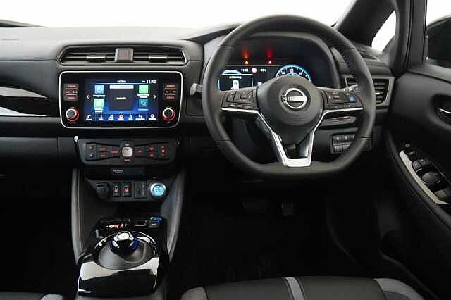 Nissan LEAF 39KW Tekna Auto with BOSE Audio and Pro Pilot Technology