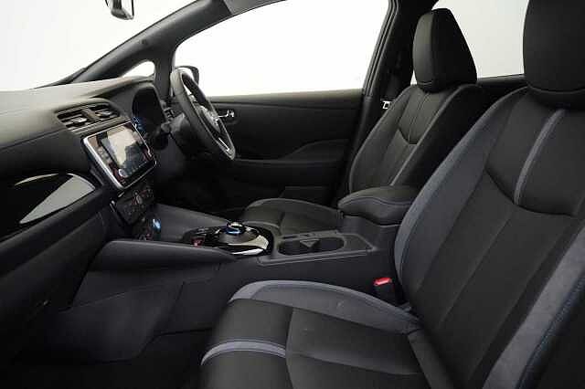 Nissan LEAF 39KW Tekna Auto with BOSE Audio and Pro Pilot Technology