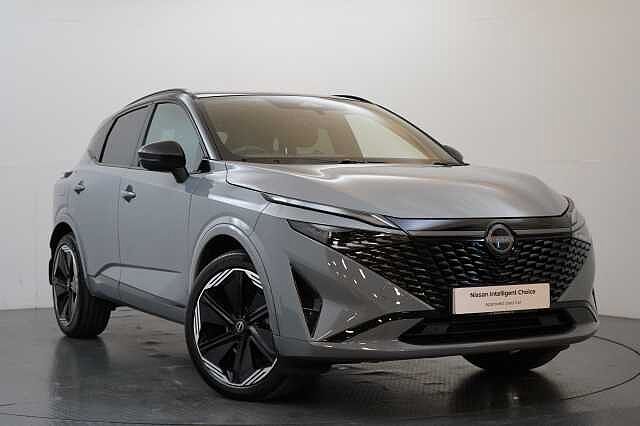 Nissan Qashqai 1.3 DIG-T MH 140 N-Design with Glass Roof + Sat Nav and 360 View Cameras