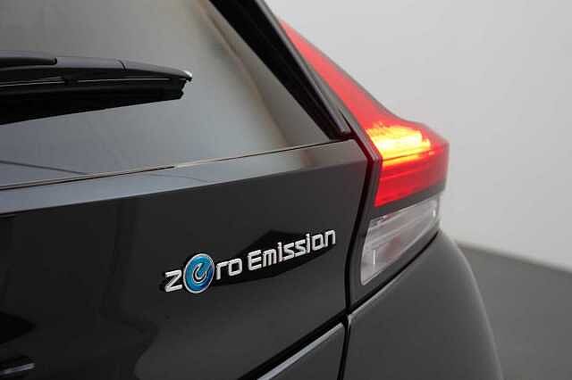 Nissan LEAF 40KW Tekna Auto with BOSE Audio and Pro Pilot Technology