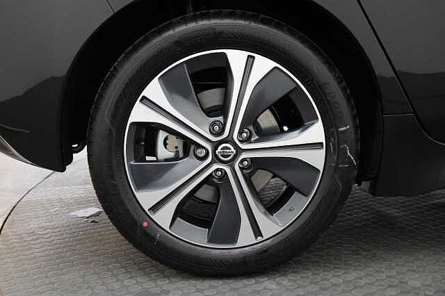 Nissan LEAF 40KW Tekna Auto with BOSE Audio and Pro Pilot Technology