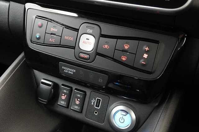 Nissan LEAF 40KW Tekna Auto with BOSE Audio and Pro Pilot Technology