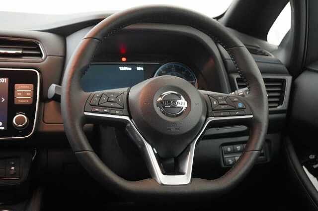 Nissan LEAF 40KW Tekna Auto with BOSE Audio and Pro Pilot Technology