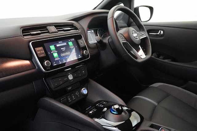 Nissan LEAF 40KW Tekna Auto with BOSE Audio and Pro Pilot Technology