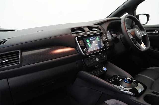 Nissan LEAF 40KW Tekna Auto with BOSE Audio and Pro Pilot Technology