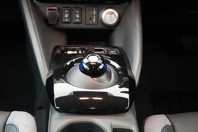 Nissan LEAF 40KW Tekna Auto with BOSE Audio and Pro Pilot Technology