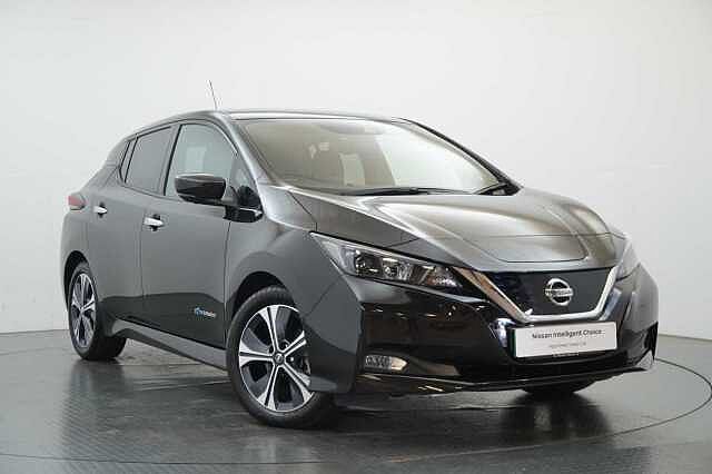Nissan LEAF 40KW N-Connecta Auto with Sat Nav and 360 View Cameras
