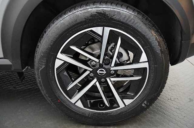 Nissan Juke 1.0 DIG-T 114 N-Connecta with Sat Nav and Rear View Camera