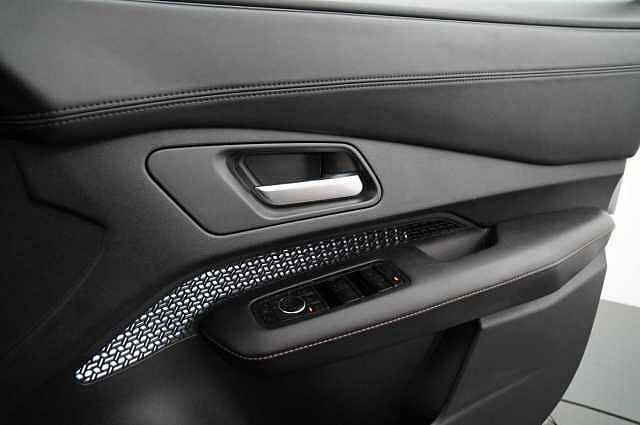 Nissan ARIYA 63KW Advance Auto with Sky Roof Pack + Sat Nav and 360 View Cameras