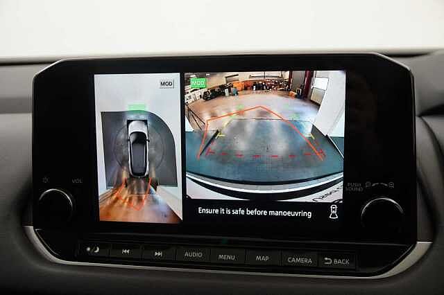 Nissan Qashqai 1.3 DIG-T MH 140 Premiere Edition with Glass Roof + Drive Assist Technology