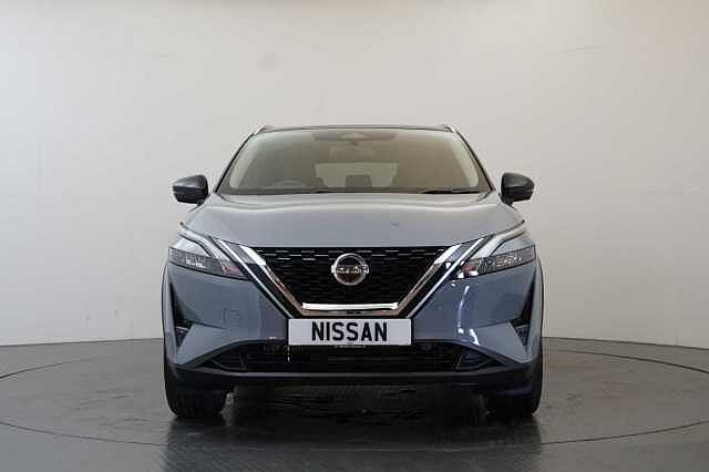Nissan Qashqai 1.3 DIG-T MH 140 Premiere Edition with Glass Roof + Drive Assist Technology
